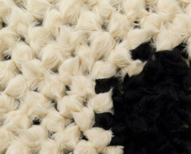 Daniel-Rozin_pompom_dezeen_468_2