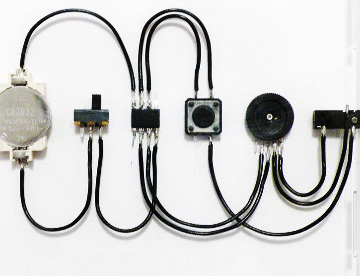 1-Bit Symphony by Tristan Perich - bitforms gallery